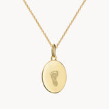 ovaler Anhaenger vergoldet Fussabdruck